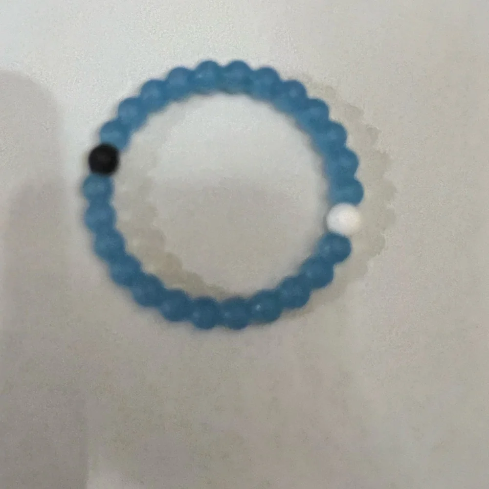 Lokai - 11 Bracelets